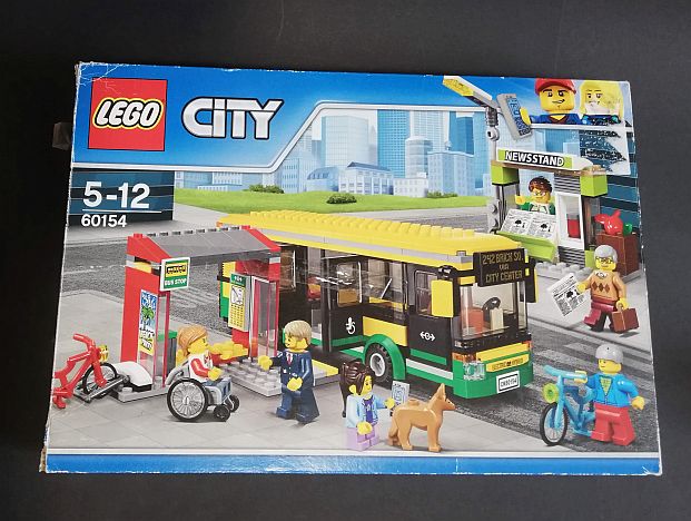 LEGO® City 60154 Zastávka autobusu - POUŽITÉ