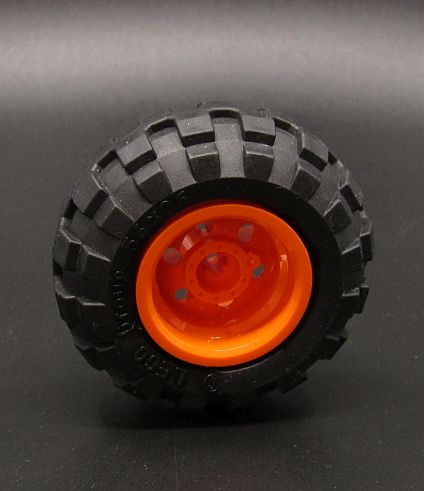 Lego kolo pneu 56x26 +disk 30.4x20mm - oranžový