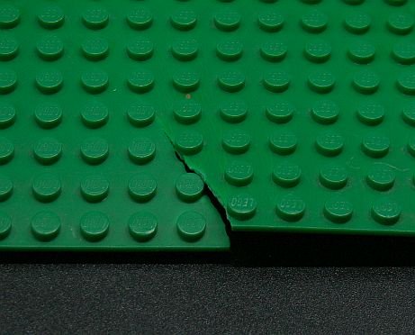 Lego základní deska 32x32 - zelená - POŠKOZENÁ