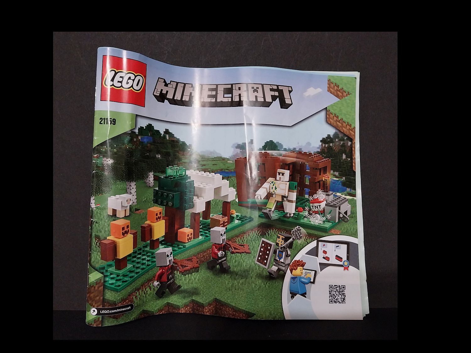 LEGO® Minecraft® 21159 Základna Pillagerů - POUŽITÉ