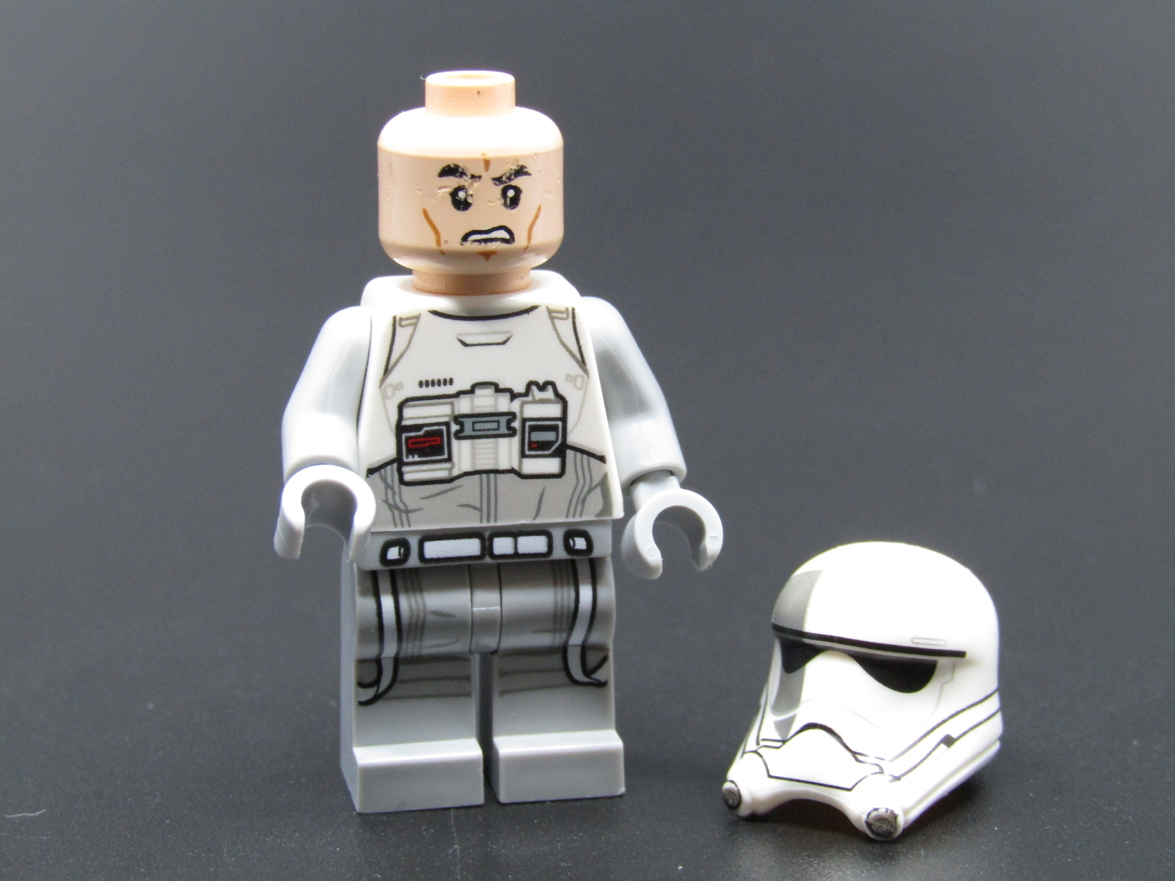 Lego figurka Star wars - First Order Walker Driver - PRASKLÉ TĚLO