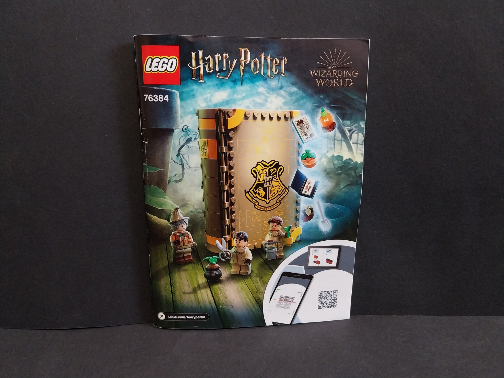 LEGO® Harry Potter™ 76384 Kouzelné momenty z Bradavic: Hodina bylinkářství - POUŽITÉ
