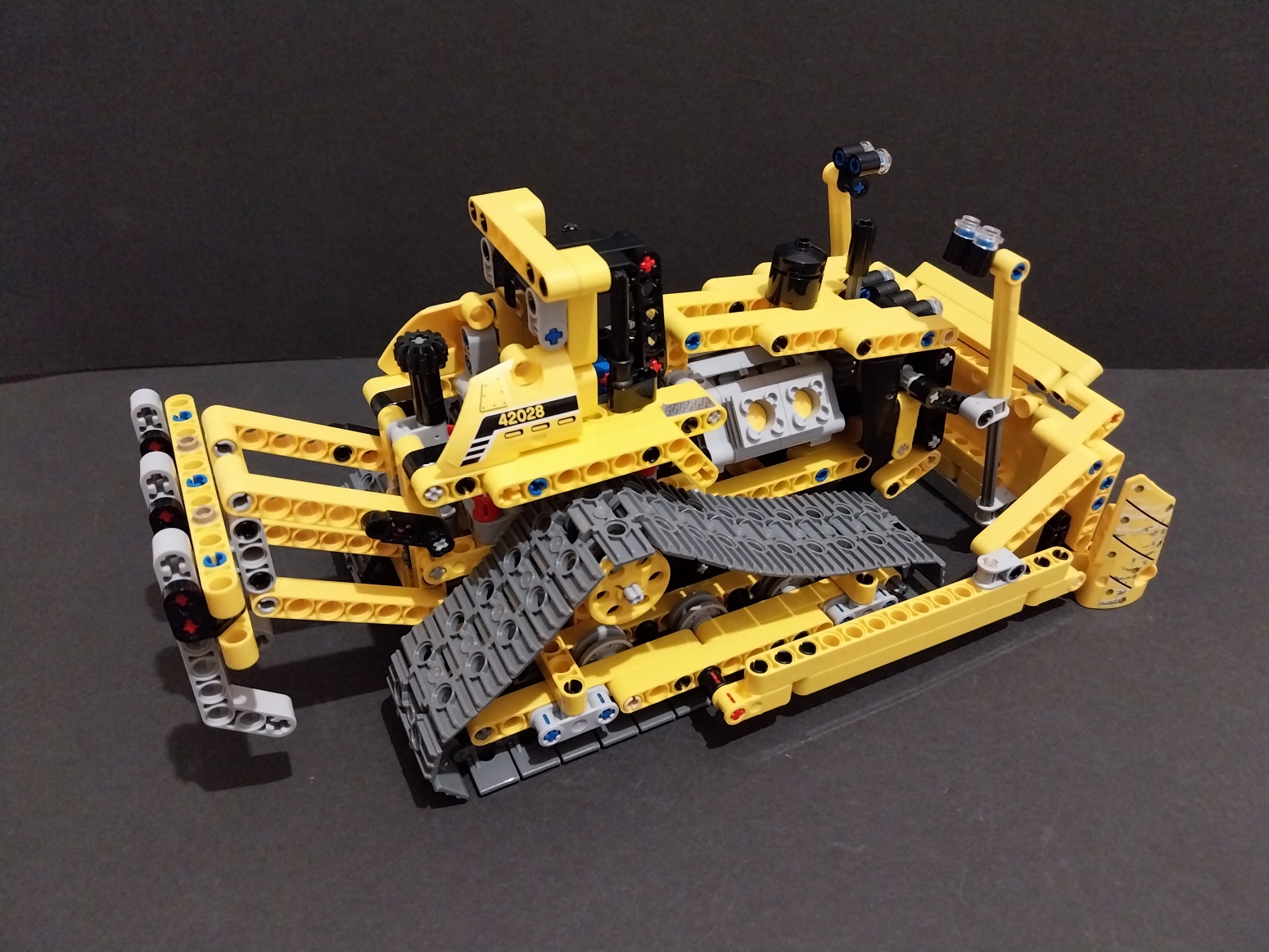 LEGO® TECHNIC 42028 Buldozer V29 - POUŽITÉ