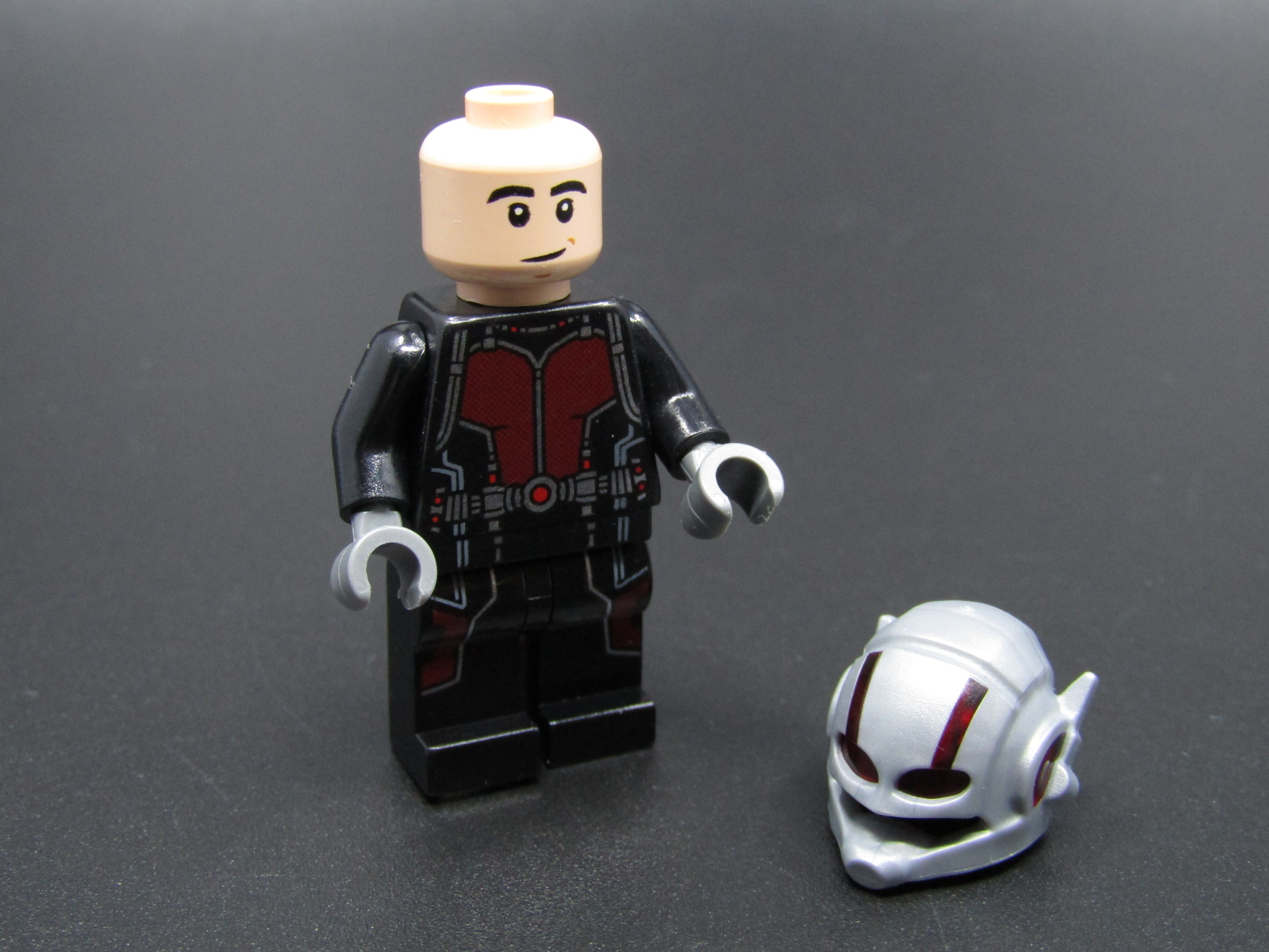 Lego figurka Super Heroes - Ant-Man (Scott Lang)