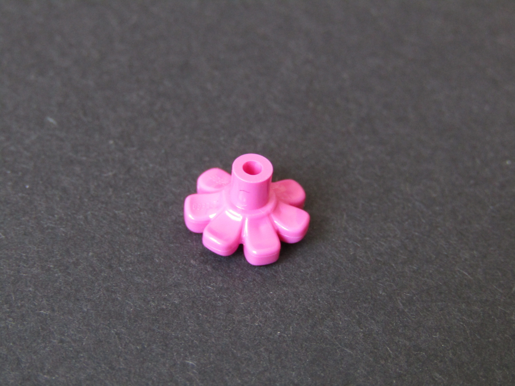 Lego květ - tmavě růžový