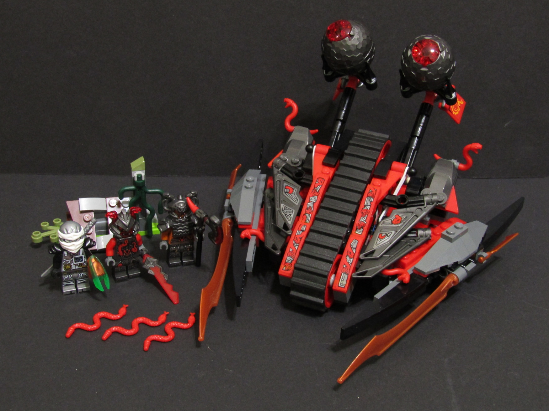LEGO® NINJAGO® 70624 Ničivé vozidlo rumělkových bojovníků - POUŽITÉ