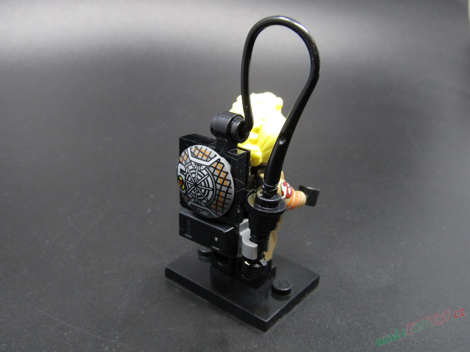 Lego figurka Ghostbusters - Jillian Holtzmann - Proton Pack
