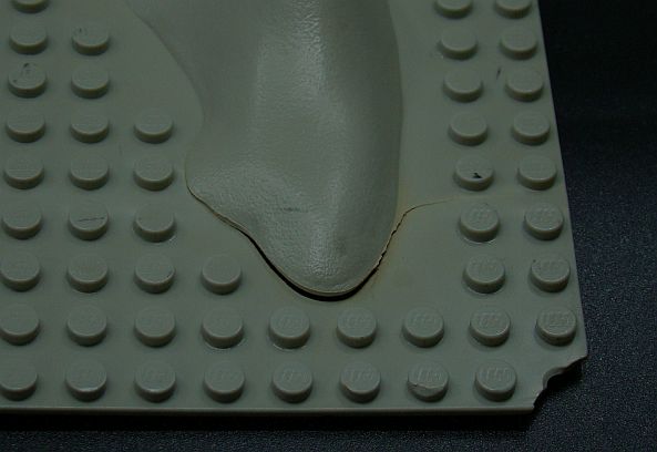 Lego základní deska 32x32 s kráterem  - POŠKOZENÁ- světle šedá - light gray