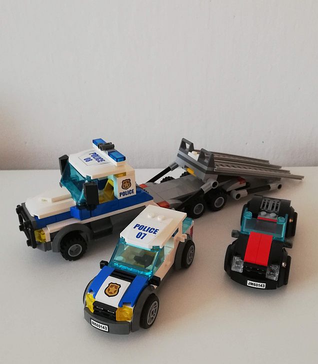 Lego odtahový policejní vůz s auty