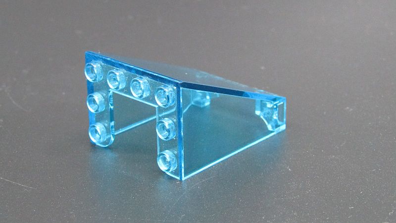 Lego sklo zešikmené 3x4x4 - průhledné světle modré