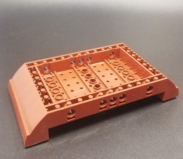 Lego loď - část střední 8 x 16 x 2 1/3 - s pěti otvory - hnědá - reddish brown - NOVÉ