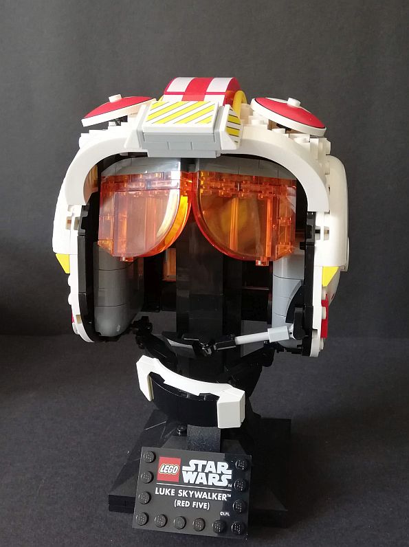 LEGO® Star Wars™ 75327 Helma Luka Skywalkera Red Five - POUŽITÉ