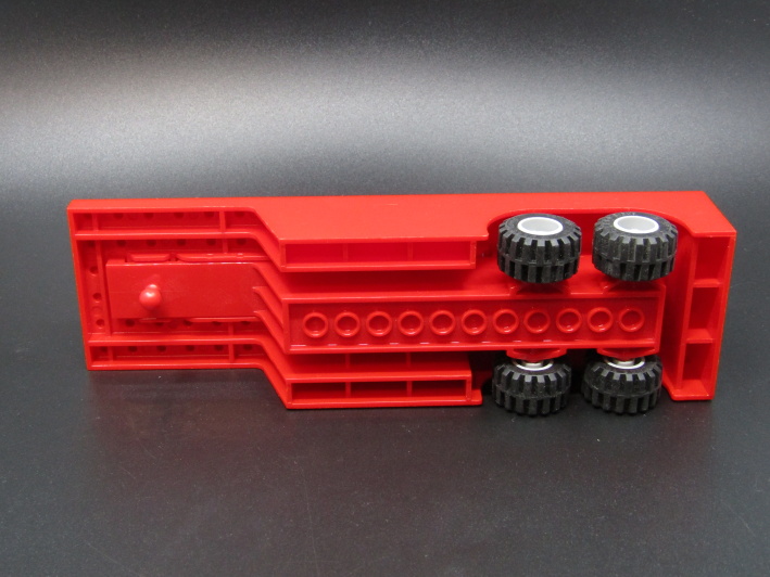 LEGO® podvozek tahače a návěsu - Mack