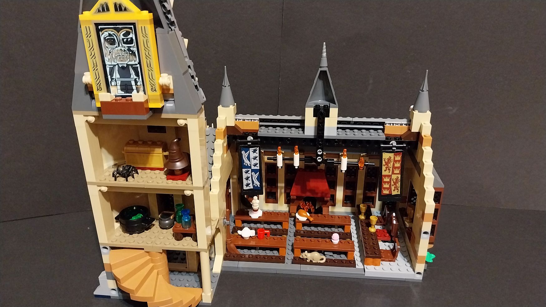 LEGO® Harry Potter™ 75954 Bradavická Velká síň - POUŽITÉ