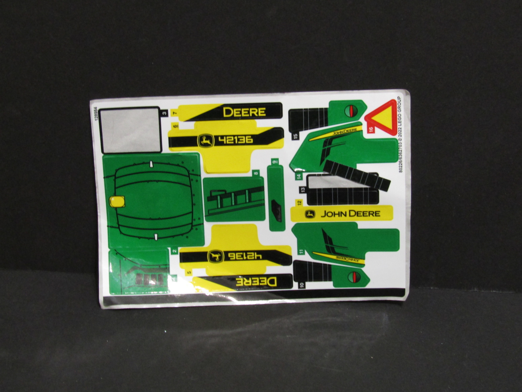 LEGO® Technic 42136 John Deere 9620R 4WD Tractor - POUŽITÉ
