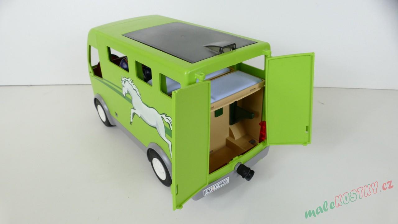 Playmobil zelený karavan (bez zrcátek) s koníkem