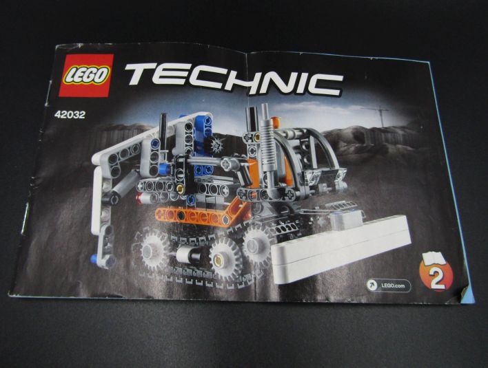 LEGO® Technic 42032 Kompaktní pásový nakladač