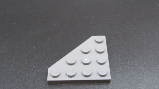 Lego destička rohová 4x4 - světle šedá - light bluish gray