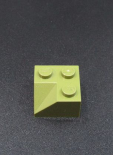 Lego kostička šikmá 45° 2x2 - olivově zelená