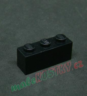 Lego kostička 1x3 černá 