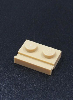 Lego destička speciální s drážkou - béžová