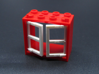 Lego®okno s okenicemi 2x4x3 - červeno/bílé