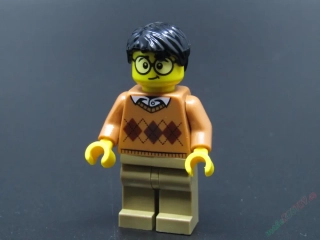 Lego city figurka - PRASKLÉ RUCE + TĚLO
