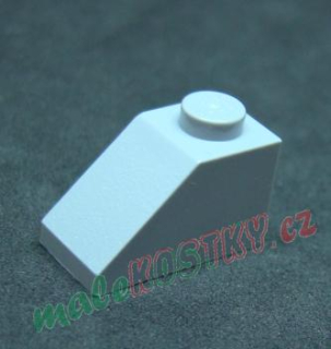 Lego šikmá kostka 45° 2x1 světle šedá - light bluish gray