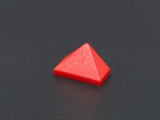LEGO® šikmá kostička - stříška 1x2 - červená