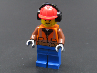 Lego figurka city - dřevař 