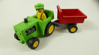 Playmobil traktor s vlečkou