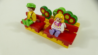 Playmobil podložka s lavičkami a figurkami