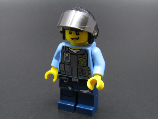 Lego city figurka - policista - pilot - PRASKLÉ TĚLO+RUKA