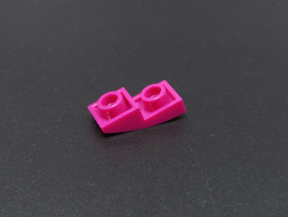 Lego destička zaoblená 2 x 1 x 2/3 Inverted - magenta