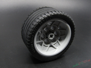 Lego kompletní kolo 56 x 28 ZR s diskem 43,2x26mm - světle šedé - light bluish gray