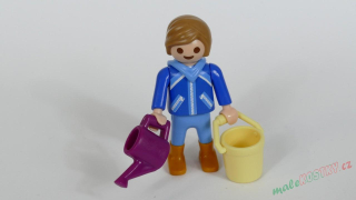 Playmobil figurka s konvičkou a kyblíčkem