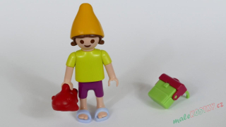 Playmobil figurka s batůžkem a rybičkou