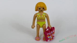 Playmobil figurka v plavkách s taškou