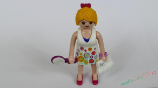 Playmobil figurka - nasazovací šaty, kabelka a kartáč