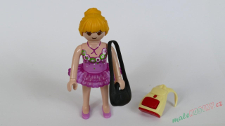 Playmobil figurka s kabelkou, batůžkem a sukní