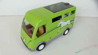 Playmobil zelený karavan (bez zrcátek) s koníkem