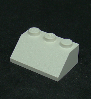Lego šikmá kostka 45 2x3 bílá