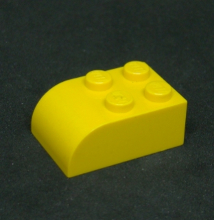 Lego kostička zakulacená 2x3 - žlutá