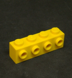 Lego kostička speciální 1x4 s nopy - žlutá