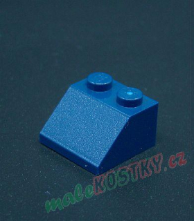 Lego šikmá kostka 45° 2x2 tmavě modrá