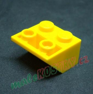 Lego šikmá kostka 45 2x2 žlutá