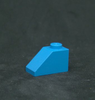 Lego šikmá kostka 45 2x1 středně modrá