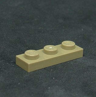Lego destička 1x3 tmavě béžová