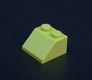 Lego šikmá kostka 45° 2x2 světle zelená - lime