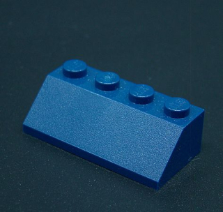 Lego šikmá kostka 45° 2x4 tmavě modrá